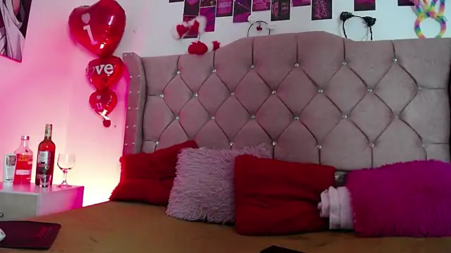 Snapshot of nat_evans8 chatting on 14, 7, 2026 nat evans8 online show from 14, 7, 2026