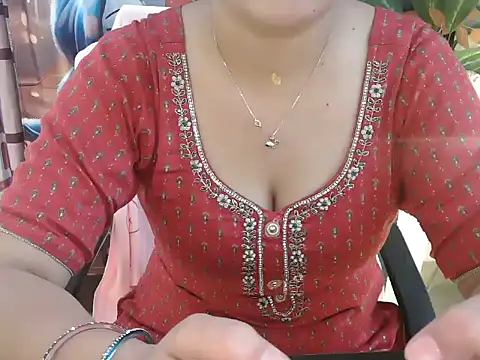 Snapshot of _chitranshi chatting on 5, 5, 2026 chitranshi online show from 5, 5, 2026