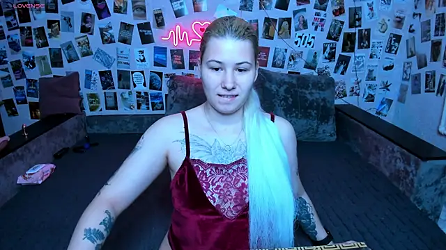 Snapshot of x_Ulya1cutex chatting on 11, 4, 2026 x Ulya1cutex online show from 11, 4, 2026