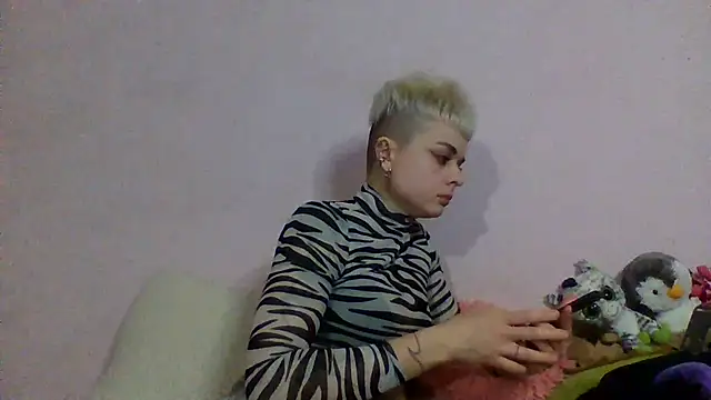 AlisaDear257 online show from 15, 4, 2026