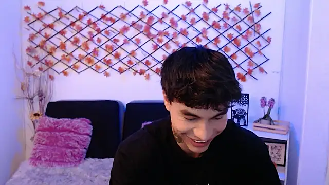 Snapshot of IanWest_ chatting on 10, 6, 2026 IanWest online show from 10, 6, 2026