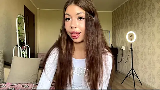 You Club Winx online show from 7, 6, 2026