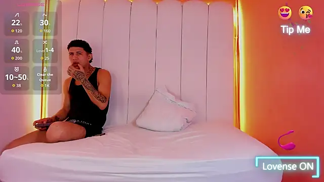 NaughtyVibes OS online show from 18, 2, 2026