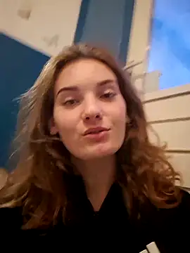 sweetsophie69 online show from 9, 4, 2026