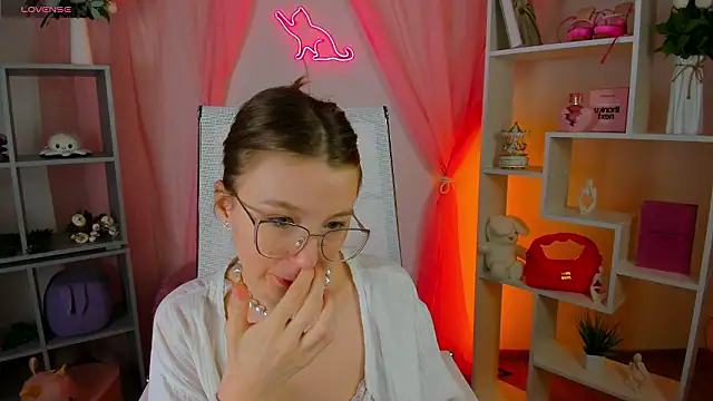 ElliFrankenweenie online show from 4, 3, 2026