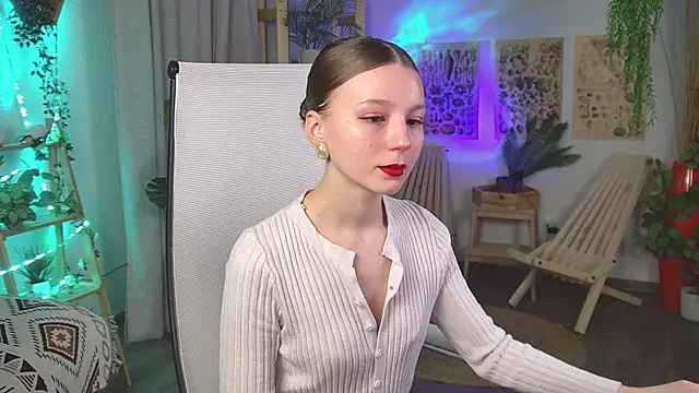 ElliFrankenweenie online show from 12, 4, 2026