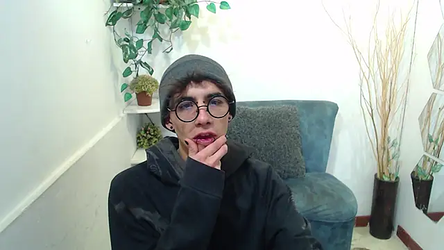 Snapshot of AaronBeer_ chatting on 25, 2, 2026 AaronBeer online show from 25, 2, 2026