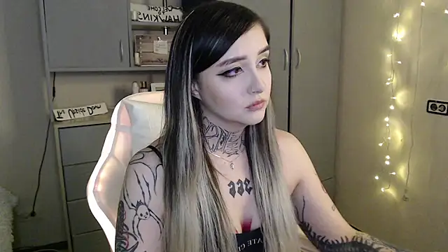 Rin Tozier online show from 16, 3, 2026