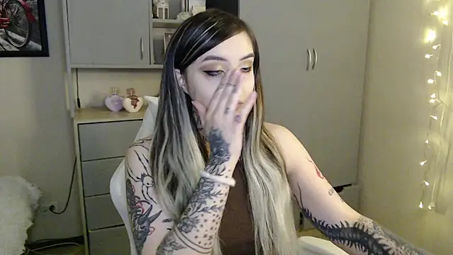 Rin Tozier online show from 30, 3, 2026