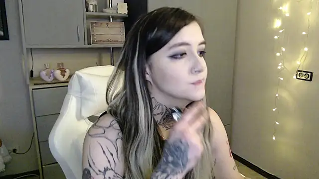 Rin Tozier online show from 7, 4, 2026