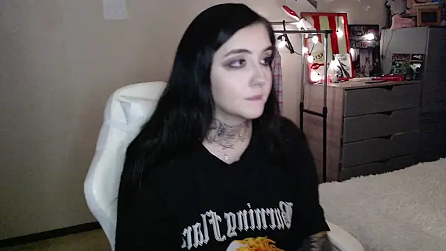 Snapshot of Rin_Tozier chatting on 11, 7, 2026 Rin Tozier online show from 11, 7, 2026
