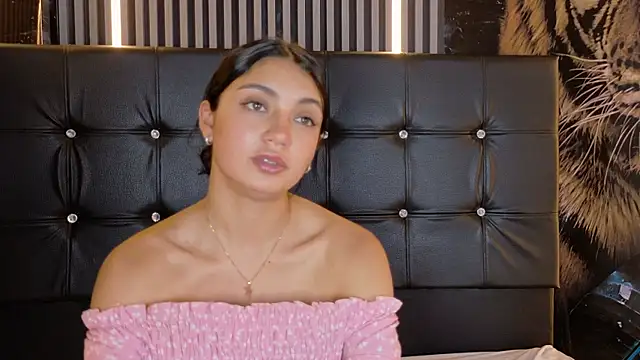  ArianaToroo online show from 2, 3, 2026