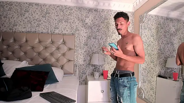 NoaahTylor online show from 11, 4, 2026