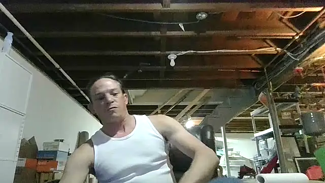 Snapshot of ShadowLove85 chatting on 6, 5, 2026 ShadowLove85 online show from 6, 5, 2026
