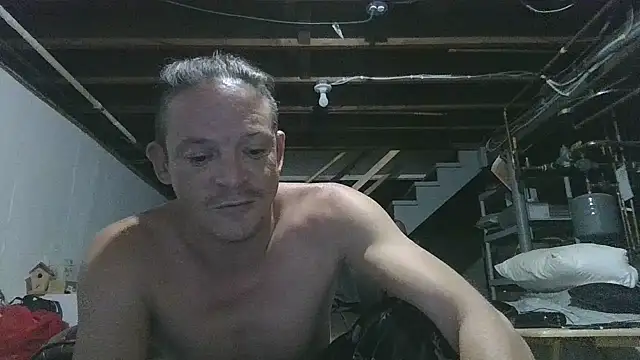 Snapshot of ShadowLove85 chatting on 11, 7, 2026 ShadowLove85 online show from 11, 7, 2026