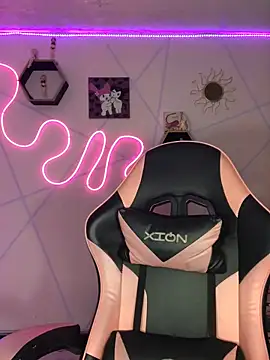 Snapshot of Violeta_R_ chatting on 27, 2, 2026 Violeta R online show from 27, 2, 2026