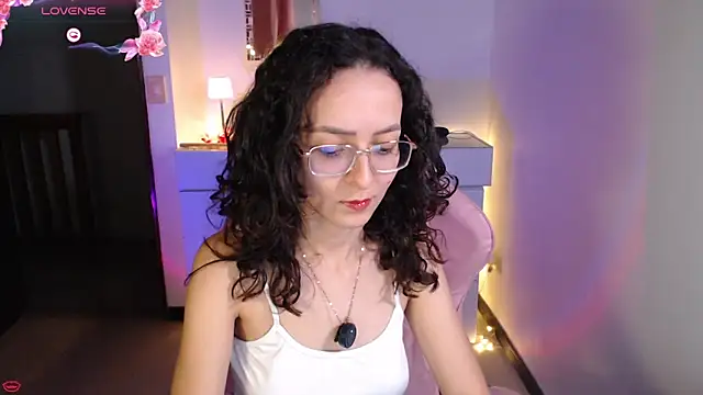 Snapshot of Alexia--27 chatting on 21, 2, 2026 Alexia--27 online show from 21, 2, 2026