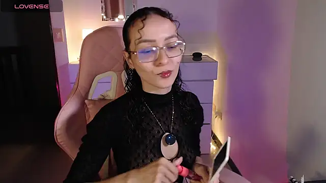 Snapshot of Alexia--27 chatting on 27, 2, 2026 Alexia--27 online show from 27, 2, 2026