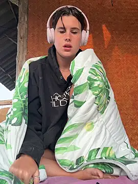 Snapshot of fairy_bell chatting on 18, 2, 2026 fairy bell online show from 18, 2, 2026