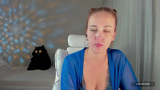 Snapshot of she_wolf chatting on 29, 4, 2026 she wolf online show from 29, 4, 2026