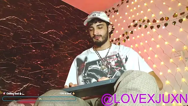 Snapshot of LovexJuxn8 chatting on 5, 5, 2026 LovexJuxn8 online show from 5, 5, 2026