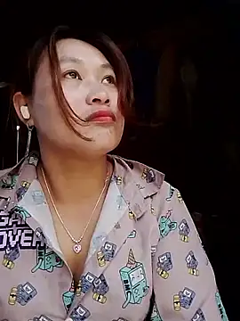 Snapshot of bany-lee chatting on 5, 5, 2026 bany-lee online show from 5, 5, 2026