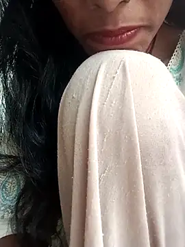 Snapshot of Desi_Couple_P chatting on 7, 5, 2026 Desi Couple P online show from 7, 5, 2026