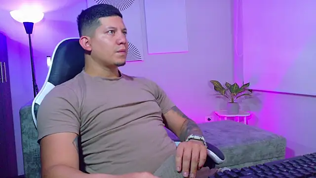 Snapshot of _robertobaggioo chatting on 20, 7, 2026 robertobaggioo online show from 20, 7, 2026