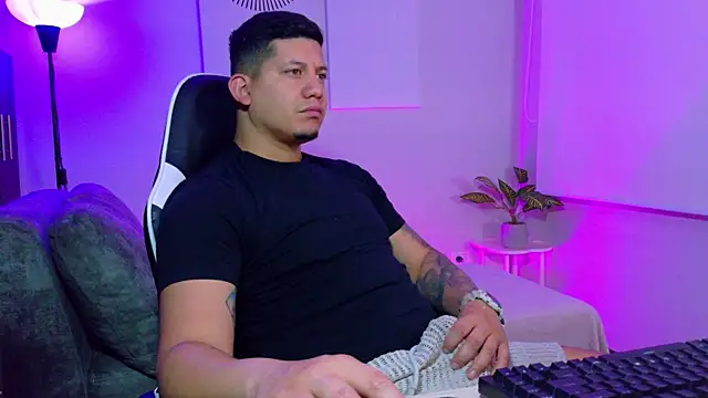 Snapshot of _robertobaggioo chatting on 31, 7, 2026 robertobaggioo online show from 31, 7, 2026