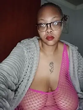 ShantelBootyBoobs online show from 18, 7, 2026