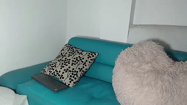 Snapshot of mailyn_gold chatting on 7, 3, 2026 mailyn gold online show from 7, 3, 2026