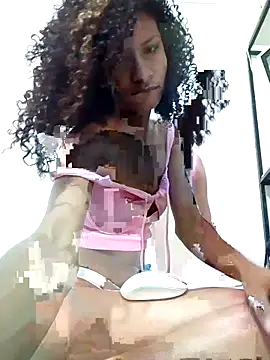 Snapshot of mailyn_gold chatting on 16, 4, 2026 mailyn gold online show from 16, 4, 2026