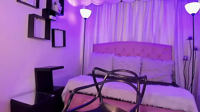 Aurora Ellis  online show from 6, 3, 2026