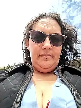  Saraqueen online show from 20, 2, 2026