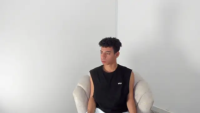 Snapshot of alexx_cum18 chatting on 26, 6, 2026 alexx cum18 online show from 26, 6, 2026