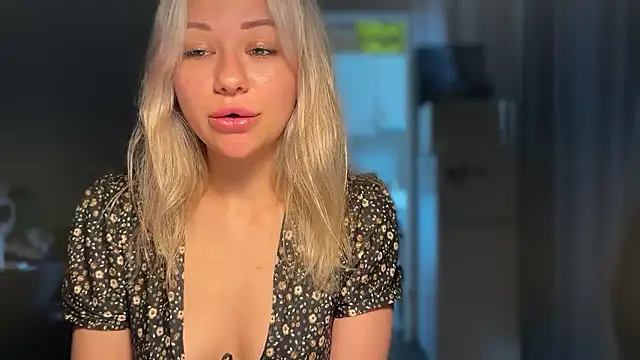 Snapshot of Leylia_Lily chatting on 13, 5, 2026 Leylia Lily online show from 13, 5, 2026