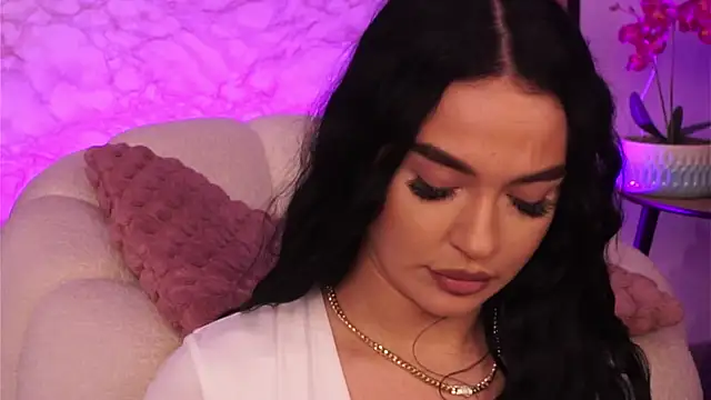 Snapshot of SashaLorrenz chatting on 3, 6, 2026 SashaLorrenz online show from 3, 6, 2026