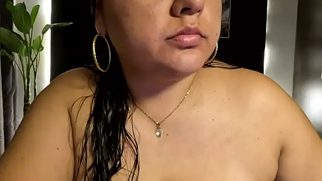 Snapshot of AzaraOnyx chatting on 4, 6, 2026 AzaraOnyx online show from 4, 6, 2026
