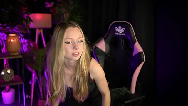 Snapshot of SweetDaisy_me chatting on 17, 3, 2026 SweetDaisy me online show from 17, 3, 2026