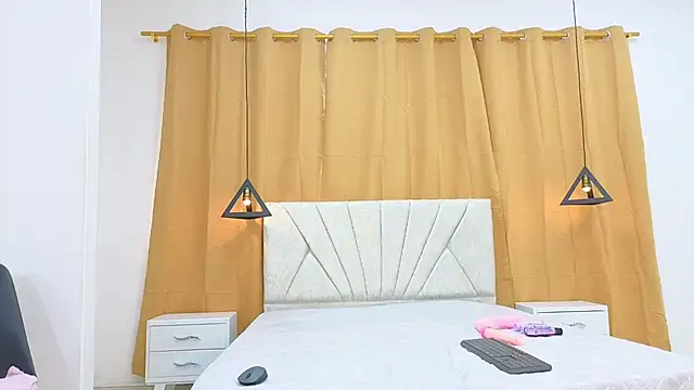 Snapshot of rossane_luxe chatting on 19, 2, 2026 rossane luxe online show from 19, 2, 2026