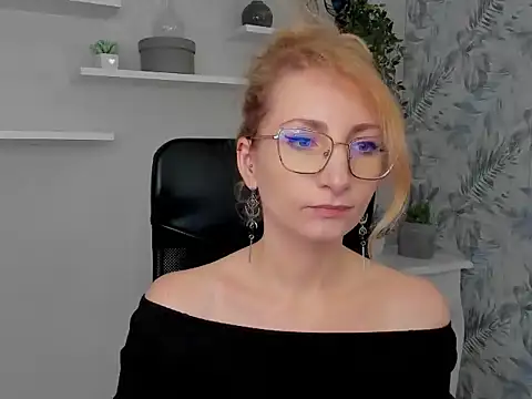 CinderellaMoon online show from 2, 3, 2026