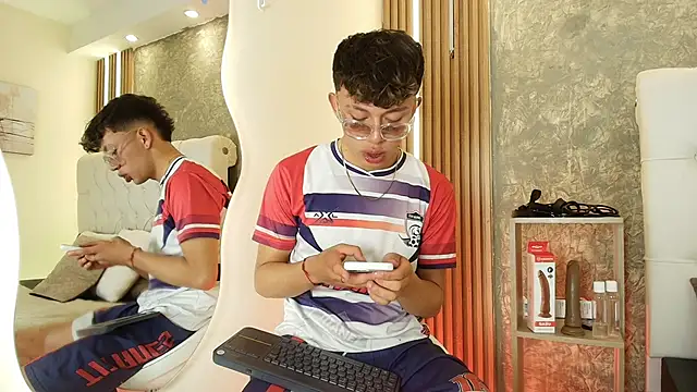 Dark Nico online show from 1, 4, 2026