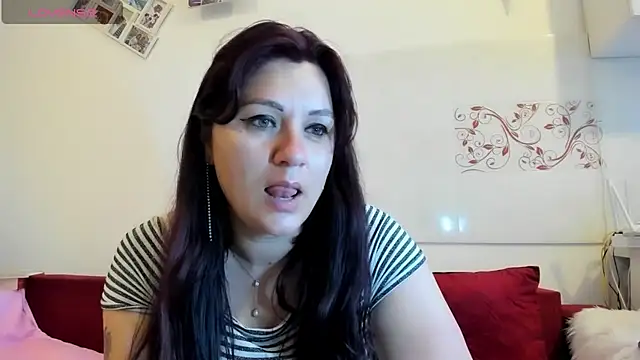 Snapshot of EVELYNA88 chatting on 24, 7, 2026 EVELYNA88 online show from 24, 7, 2026