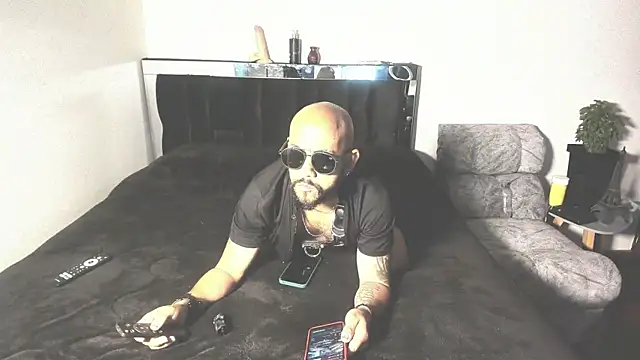 Snapshot of King_bear_25 chatting on 23, 2, 2026 King bear 25 online show from 23, 2, 2026