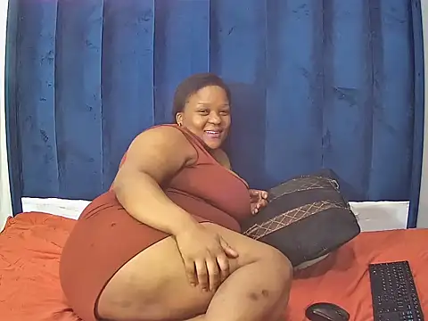 Snapshot of KinkyBoobs chatting on 27, 2, 2026 KinkyBoobs online show from 27, 2, 2026