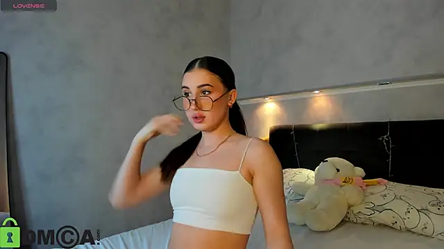 Emily Lews online show from 6, 3, 2026