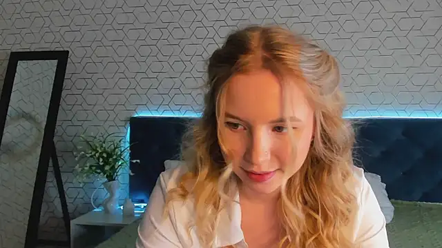 Linda  Bloom online show from 26, 3, 2026