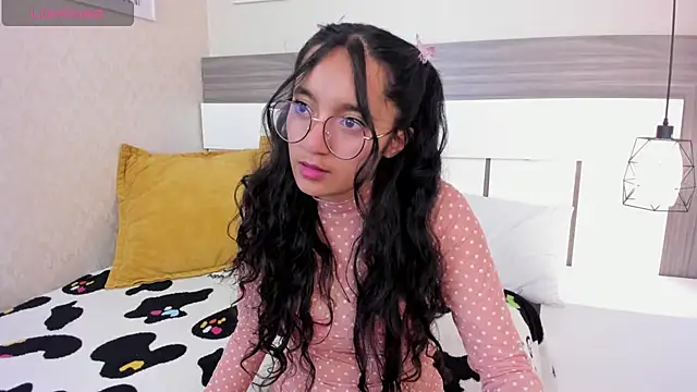 Snapshot of Emilyblussh chatting on 2, 3, 2026 Emilyblussh online show from 2, 3, 2026