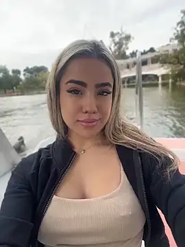 bellabarbiex online show from 14, 4, 2026