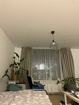 KiraVixenSweet online show from 2, 4, 2026